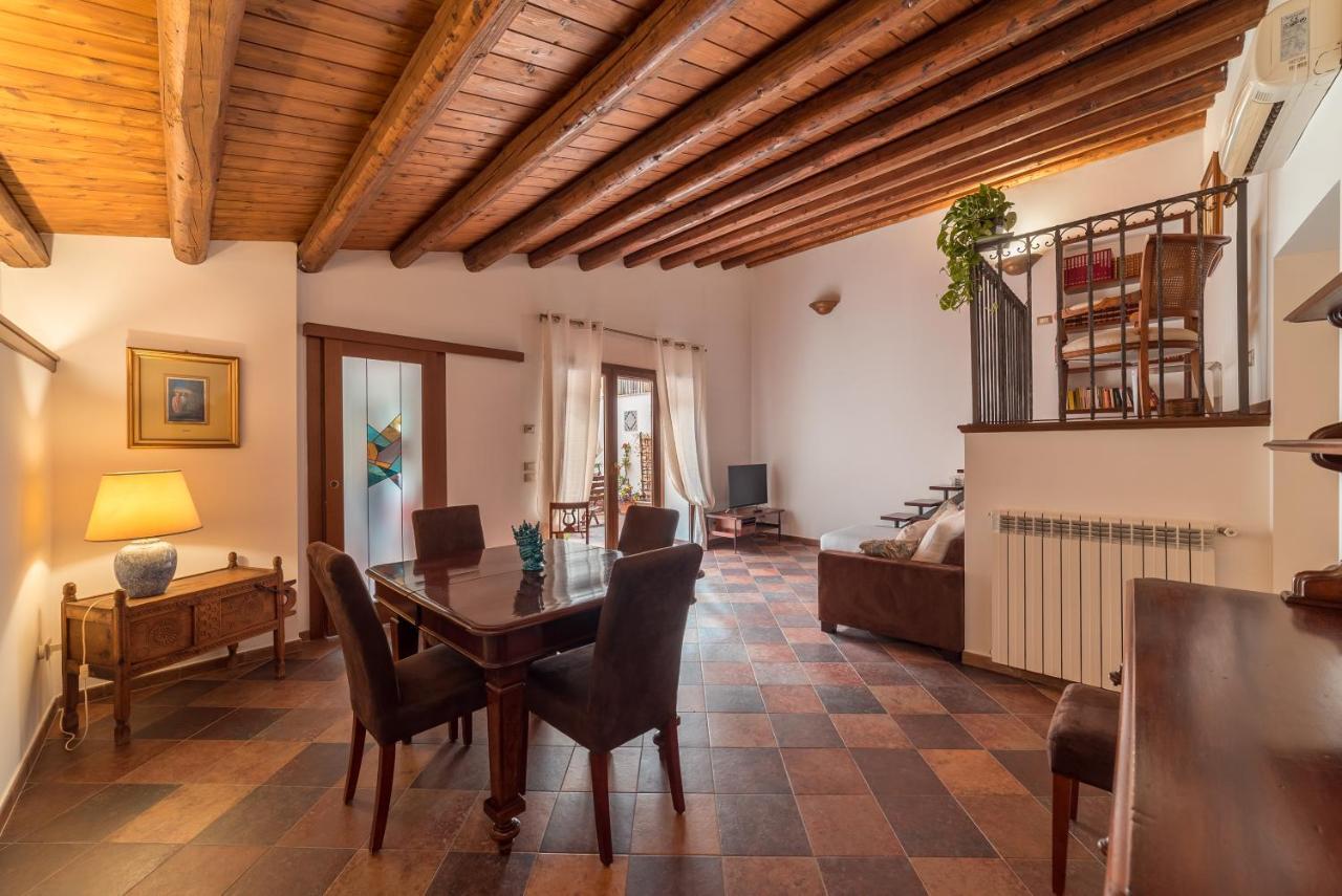 A Casa Del Gioielliere Apartment Palermo Bagian luar foto