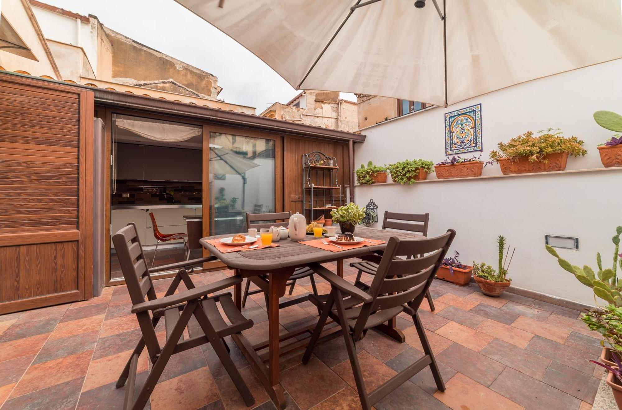 A Casa Del Gioielliere Apartment Palermo Bagian luar foto