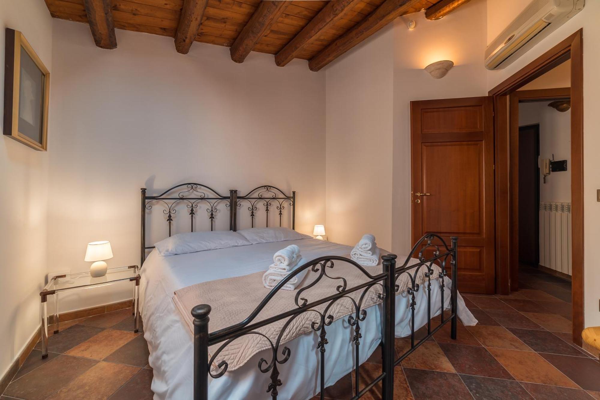A Casa Del Gioielliere Apartment Palermo Bagian luar foto