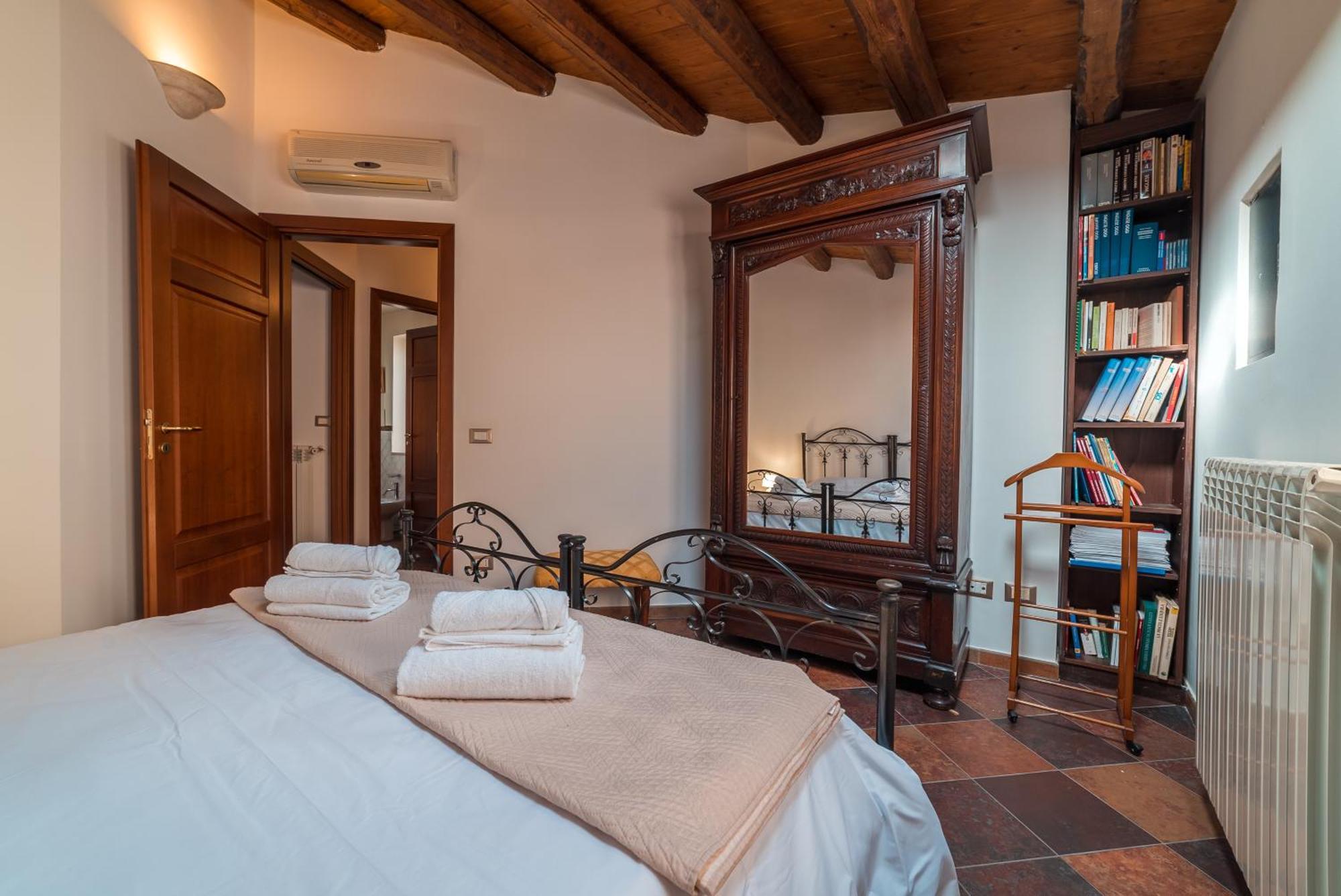 A Casa Del Gioielliere Apartment Palermo Bagian luar foto